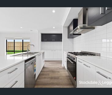 Brand New Family Home in Silverwood Estate - Available Now! - Photo 3