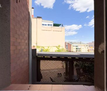 Single Bed in Stylish rooms for rent in 4-bedroom apartment in L'Es... - Photo 2
