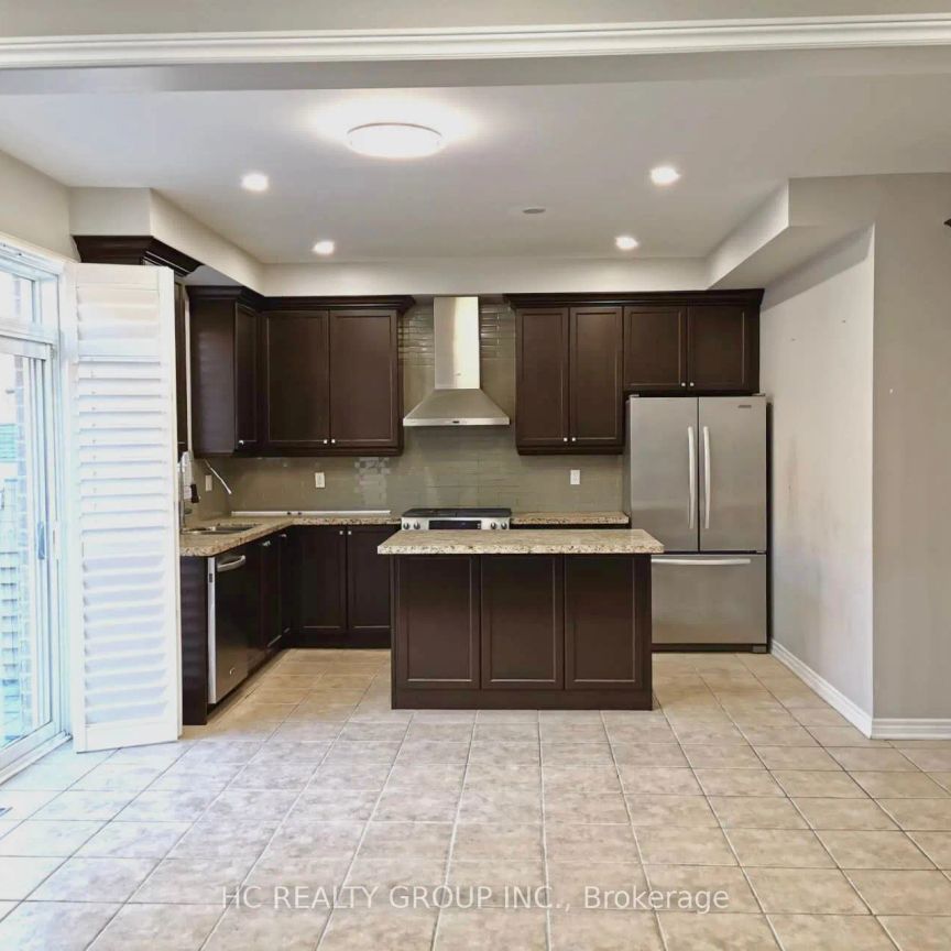 Detached Home For Lease | N9250703 - Photo 1