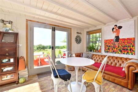 Fabulous Thatched Barn Conversion, beautifully modernised, with wonderful garden and views - Photo 2