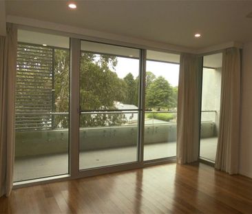 25/43 Constitution Avenue, Reid ACT 2612 - House For Rent | Domain - Photo 1