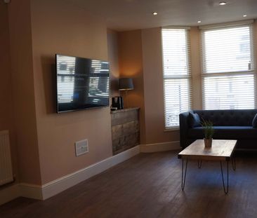 6 Bed Terraced House, Barrington Road, L15 - Photo 5