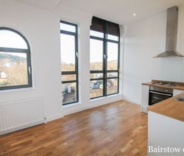 Whyteleafe hill, CR3, Property for rent - Photo 2