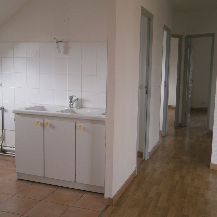 Location Appartement 4 pièces 77m² MORET SUR LOING 77250 - Photo 1