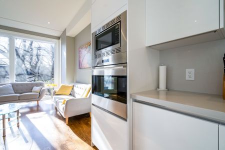 For Lease - 209B Glengarry Avenue, Toronto, Ontario - Photo 4