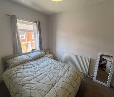 Student House // Bed & Bath // Jul, LN2 - Photo 5