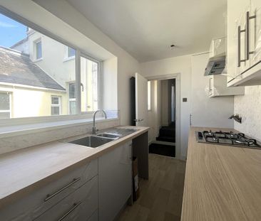 2 bedroom flat to rent - Photo 6