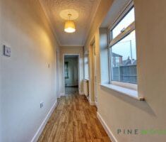 1 BEDROOM Bungalow - Detached - Photo 4