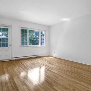 Spacieux et lumineux 5 1/2 - Photo 2