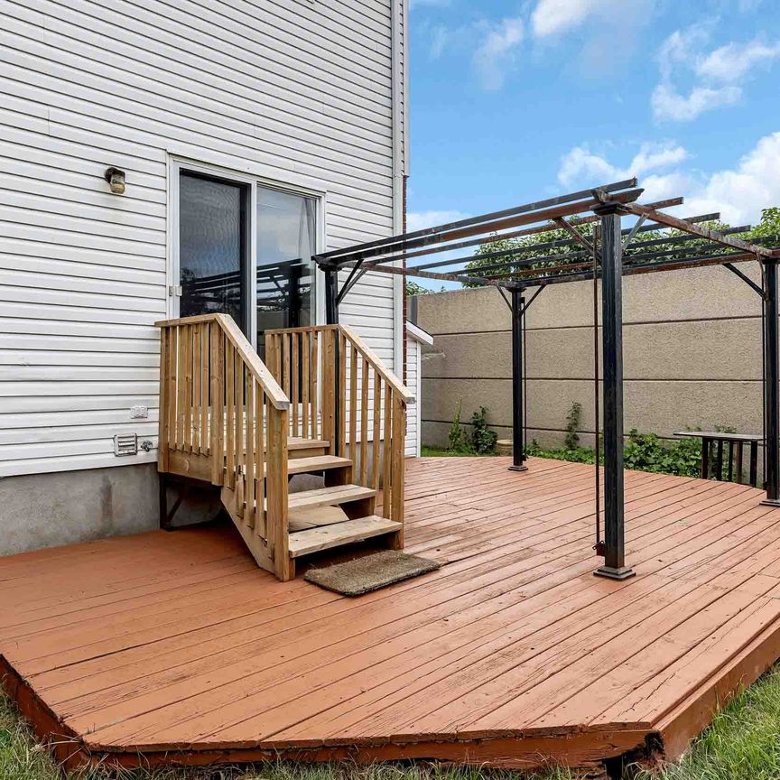 For Lease - 1 Kincardine Drive, Kanata, Ontario - Photo 1