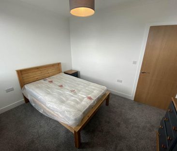 3 bedroom flat to rent - Photo 2