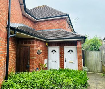 2 bedroom maisonette to rent - Photo 2