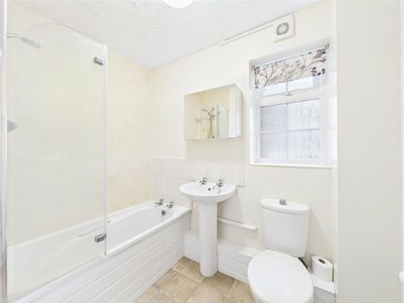 2 bedroom maisonette to rent - Photo 5