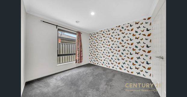 Modern Family Home with Premium Upgrades in a Prime Wyndham Vale Location - Photo 1