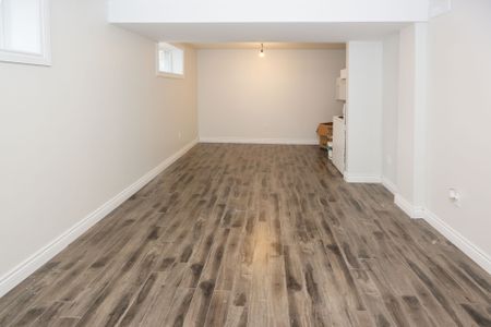 For Lease - 246 Hodgson Drive, Newmarket, Ontario - Photo 4