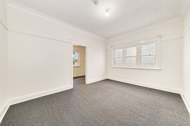 OVERSIZED ONE BEDROOM PLUS STUDY! - Photo 1