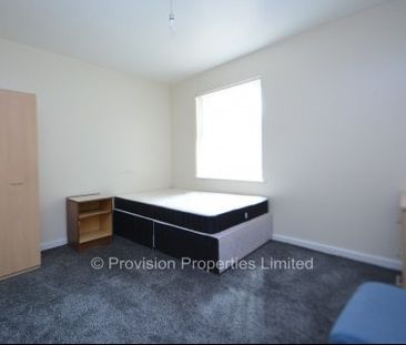 3 Bedroom Flats in Leeds - Photo 4