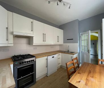 3 bedroom semi-detached house to rent - Photo 2