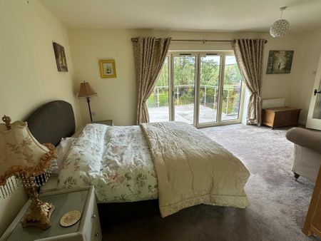 4 bedroom detached house to rent - Photo 4