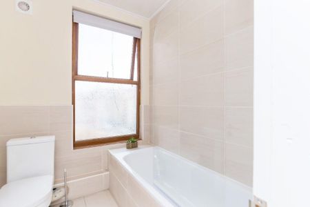 4 bedroom house to rent - Photo 2