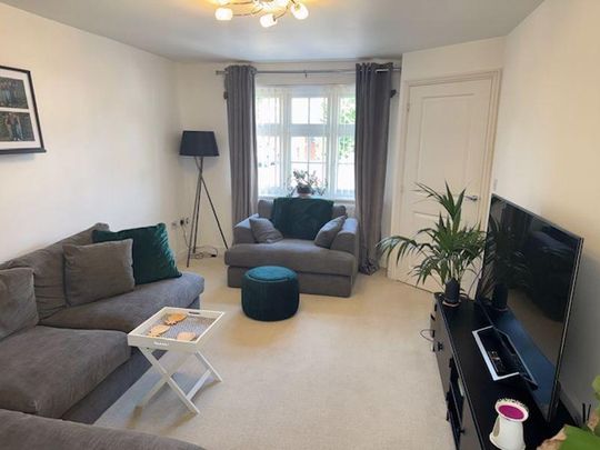 4 bedroom detached house to rent - Photo 1