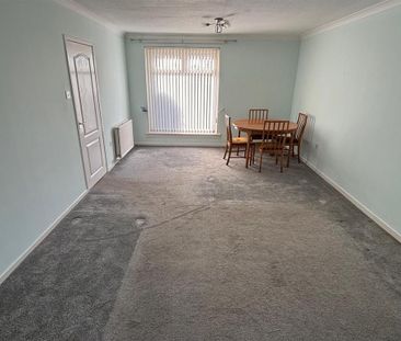 3 bedroom end of terrace house to rent - Photo 1