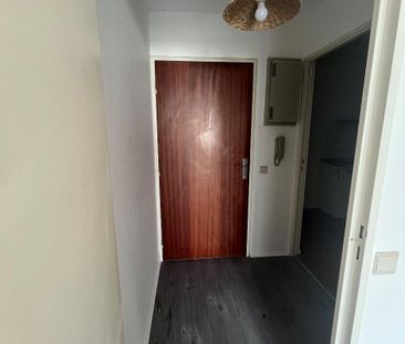 Location Appartement 2 pièces 33m² BORDEAUX 33000 - Photo 2