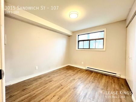 Large ALL INCLUSIVE 2 Bed 1 Bath Main Floor Unit Minutes from University of Windsor - Photo 2