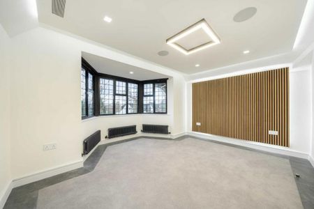 3 bedroom flat to rent - Photo 3