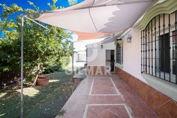 Casa o chalet de alquiler en Avenida de Fuentebravía, Cuatro Pinos - El Carmen - Photo 1