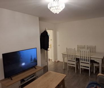 2 Bed Flat, Featherbank Lane, LS18 - Photo 3