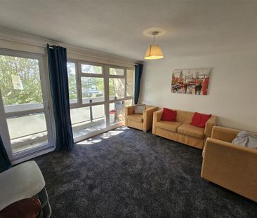 3 bedroom apartment to rent - Photo 2