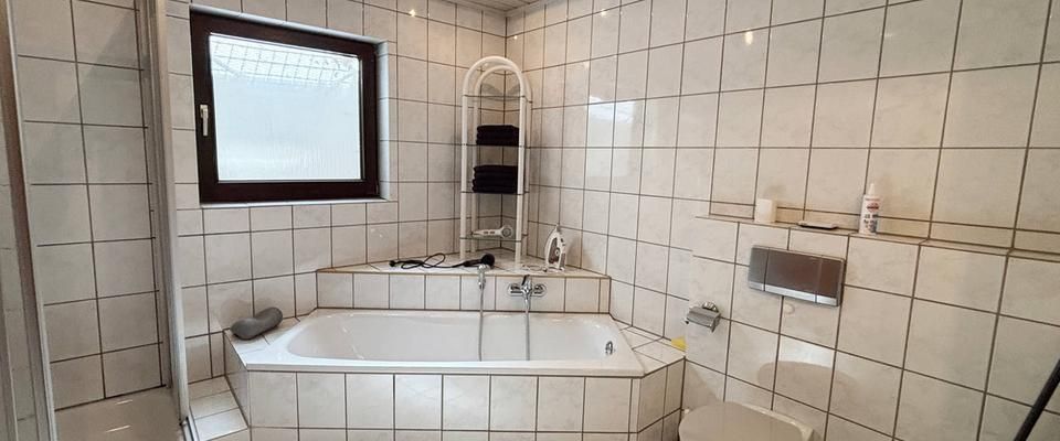 Schnuckeliges Apartment mit Terrasse, kl. Garten u. PKW-Stellplatz in naturnaher Lage von Burscheid. - Foto 1