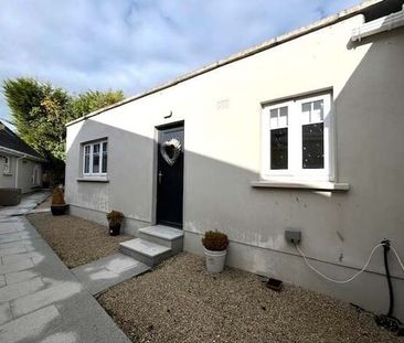 Larkspur, Newcastle, Co. Dublin - Photo 2