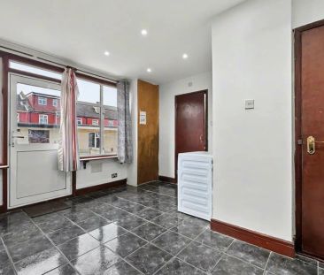 Clifton Avenue, WEMBLEY, HA9 - Photo 2
