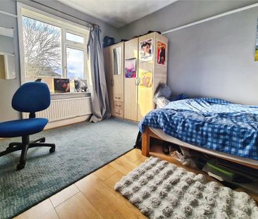 4 bedroom semi-detached house to rent - Photo 5