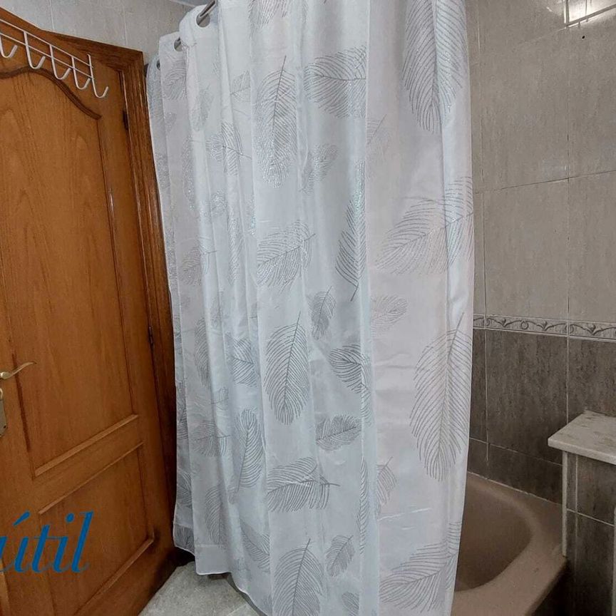 Piso de alquiler en Calle Fernando de Rojas, Salesas - Photo 1