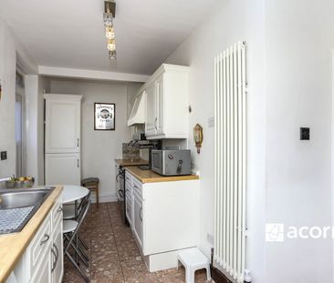 Flat to rent - Moremead Road, Catford, SE6 - Photo 1