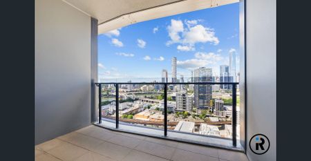 Modern 2-Bedroom Apartment with Stunning City Views in South Brisbane - Photo 5