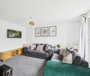 2 bedroom House To Let Total Size: 625 SQ FT - Photo 1