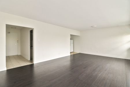Bachelor - Photo 4