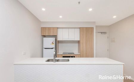 Modern Two Bedroom Apartment - Photo 5