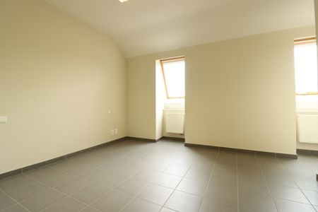 Mooi appartement op de 1ste verdieping, gelegen in het centrum van Velaines - Foto 2