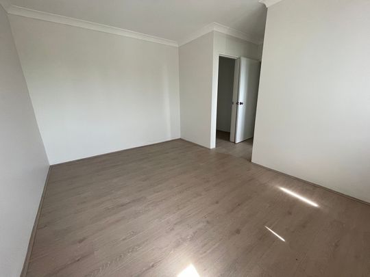 Freshly Painted 3-Bedroom Unit in Dulwich Hill ! - Photo 1