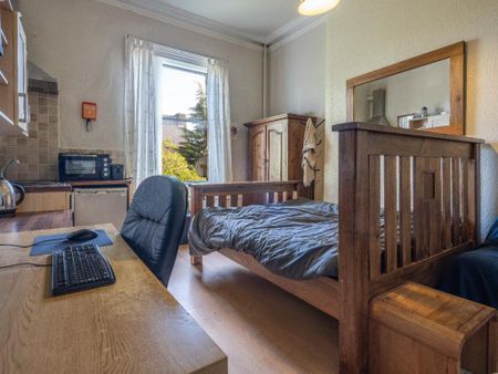 Studio to rent - Photo 2