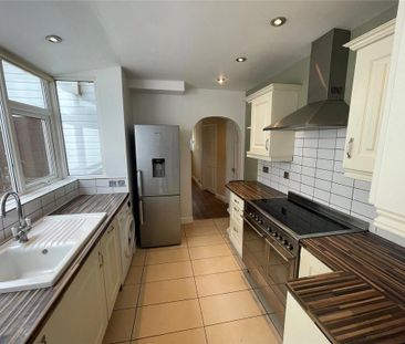 4 bedroom property to rent - Photo 3