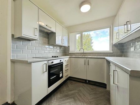 3 bedroom semi-detached house to rent - Photo 3