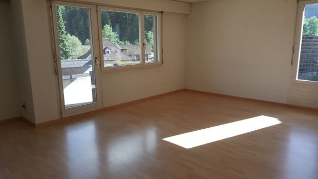 Sonnige 4.5 -Zimmer-Wohnung im Zentrum von Langnau - Photo 1