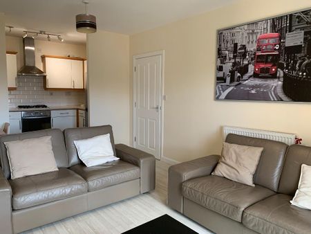 2 bedroom flat to rent - Photo 2