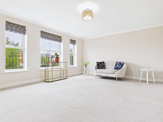 5 bedroom end of terrace house to rent - Photo 1